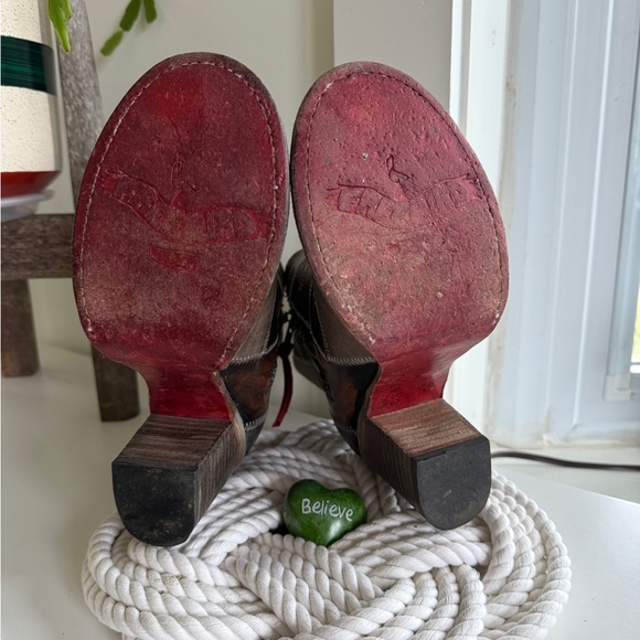 FREEBIRD BY STEVEN Flower Patchwork Ankle Boots - Brown and Gray Size 7 - Picture 5 of 6